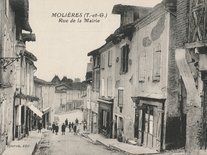 Commerces de la Rue de la Mairie Photo d'une rue de Molières