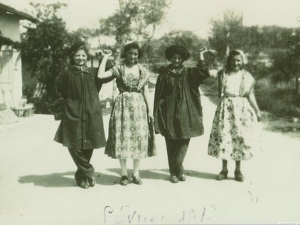 Espanel, groupe de thééâtre en 1943 Photo d'un groupe de théâtre