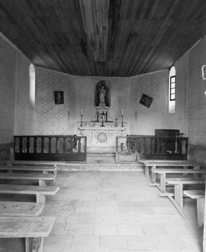 Intérieur de la Chapelle de Saint-Paul-de-Fustin, 1987 (c) Jean-François Peiré © Inventaire général Région Occitanie Intérieur de la chapelle de saint paul de Fustin