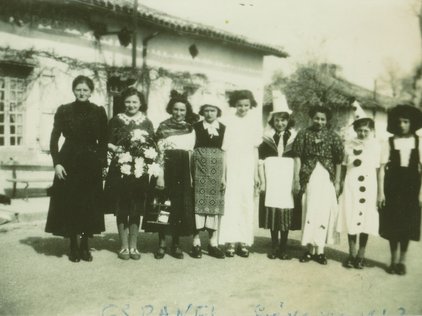 Espanel, groupe de théâtre et de danse «La laine des moutons » en février 1943 Photo d'un groupe de théâtre