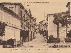 Place et Rue de la Mairie Carte postale ancienne de la ville de Molières 82